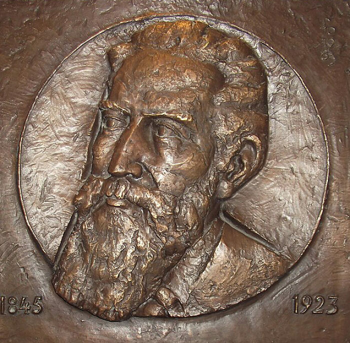 180 Bar Trivia Questions We Just Can't Wait To Answer