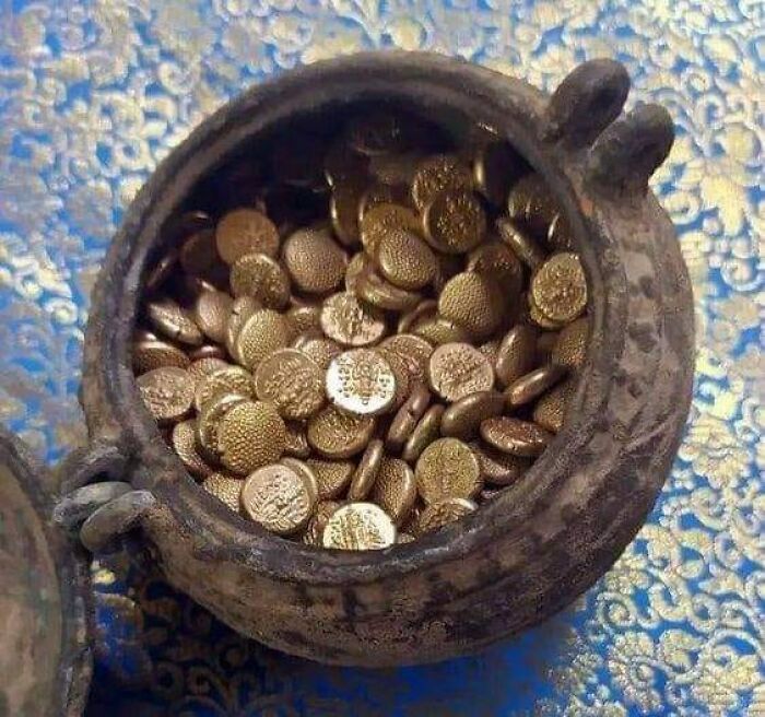 505 Gold Coins, Weighing 1.716 Kg, Were Found In A Vessel During Digging At The Jambukeswarar Temple In Thiruvanaikaval, Tiruchirappalli District Recently