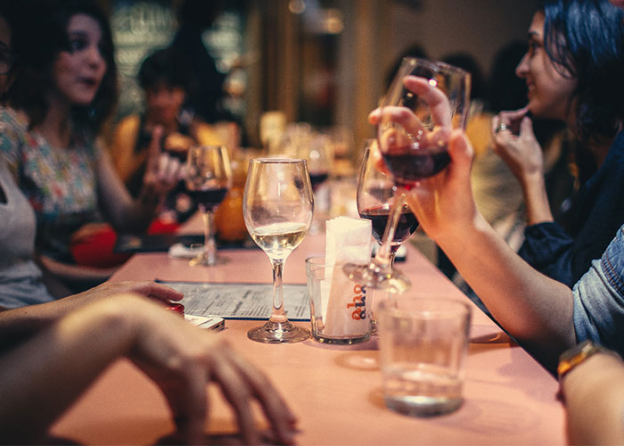 29 Restaurant Red Flags That Mean You Should Probably Not Eat There