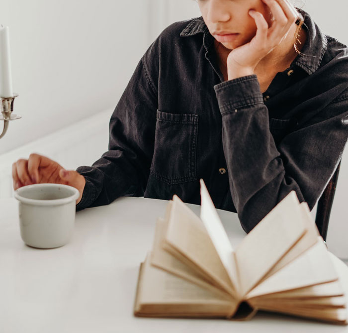 “She Was Ugly Crying”: Woman Wants To Get Her $4,500 Wedding Gift Back After Friend’s Breakup “She Was Ugly Crying”: Woman Wants To Get Her $4,500 Wedding Gift Back After Friend’s Breakup