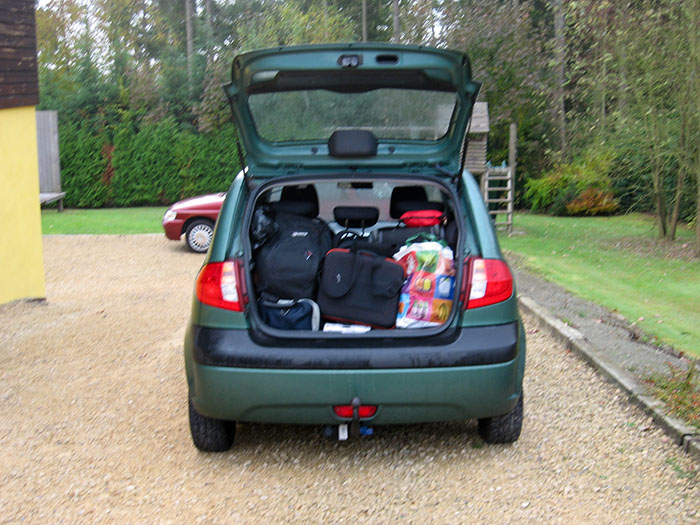 Parents Get Mad About Living In Daughter’s Totally Converted Garage, She Suggests The Nursing Home Parents Get Mad About Living In Daughter’s Totally Converted Garage, She Suggests The Nursing Home