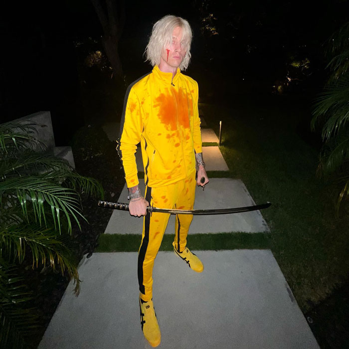 “She’s Treading A Thin Line”: Margot Robbie Is Slammed For Her “Strikebreaking” Halloween Costume “She’s Treading A Thin Line”: Margot Robbie Is Slammed For Her “Strikebreaking” Halloween Costume