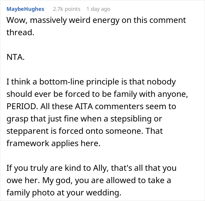 Woman Doesn’t See Girl Her Parents Took In As Family, Wants Family Wedding Picture Without Her Woman Doesn’t See Girl Her Parents Took In As Family, Wants Family Wedding Picture Without Her