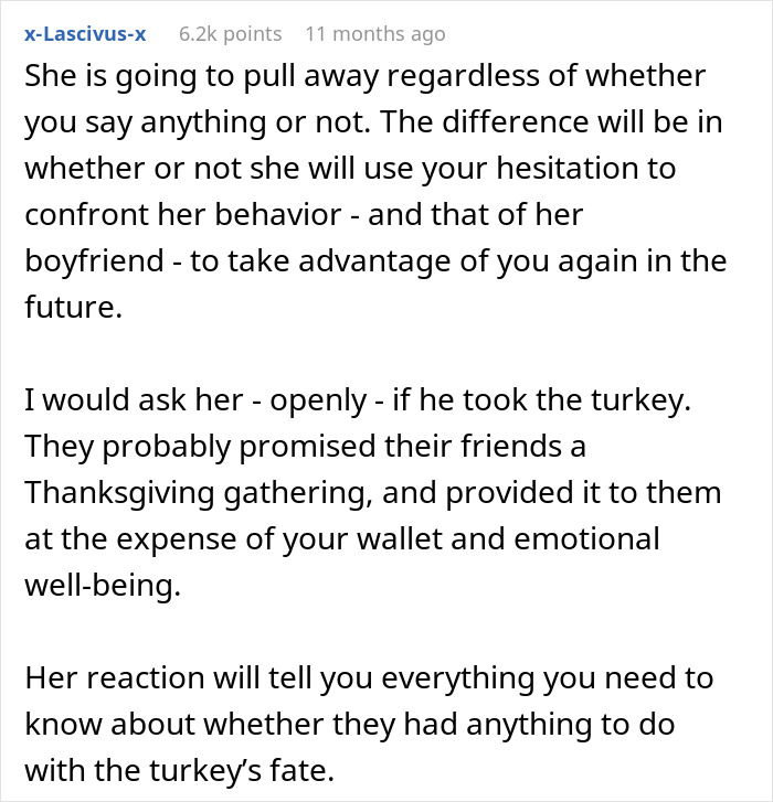 Guy Meets GF’s Parents For The First Time On Thanksgiving, Steals Their Turkey And Runs Off