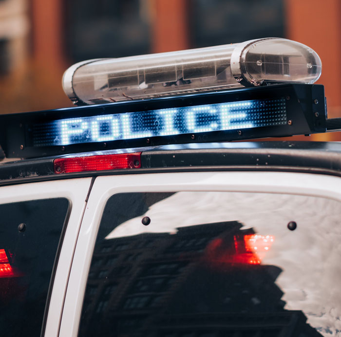 Woman Gets Rid Of Nosy Cop By Playing Dumb And Giving Absurdly Detailed Answers To Questions Woman Gets Rid Of Nosy Cop By Playing Dumb And Giving Absurdly Detailed Answers To Questions