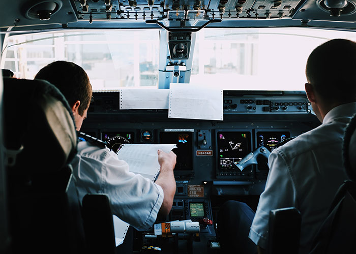 30 People Who Work In The Aviation Industry Share The Craziest Things They Have Seen