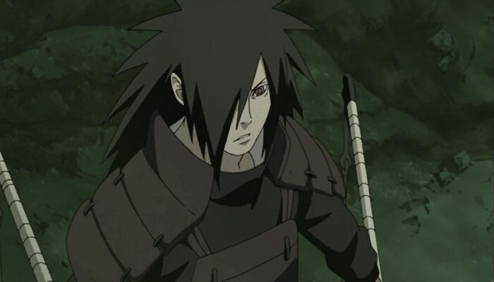  Madara Uchiha looking forward with his weapons in his hands