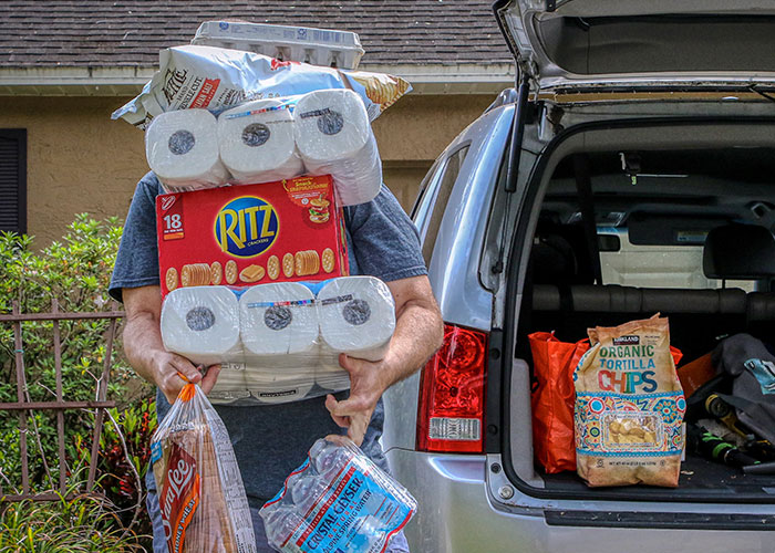 Family Of 4 Goes Through 3 Toilet Paper Rolls Per Day, Mom "Loses The Plot" Family Of 4 Goes Through 3 Toilet Paper Rolls Per Day, Mom "Loses The Plot"