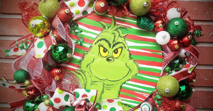 Grinch Holiday Decorations (11 Pics)