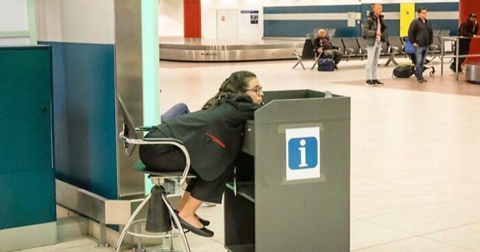 30 Funny Accidental Images That Were Taken At The Right Time And Place By This Street Photographer