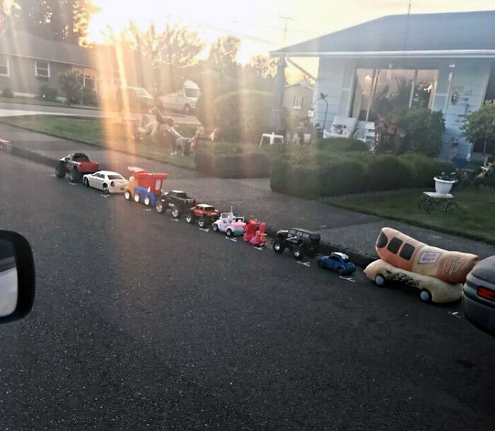 These Neighbors Made Parking Spaces For Their Grandkids' RC Cars