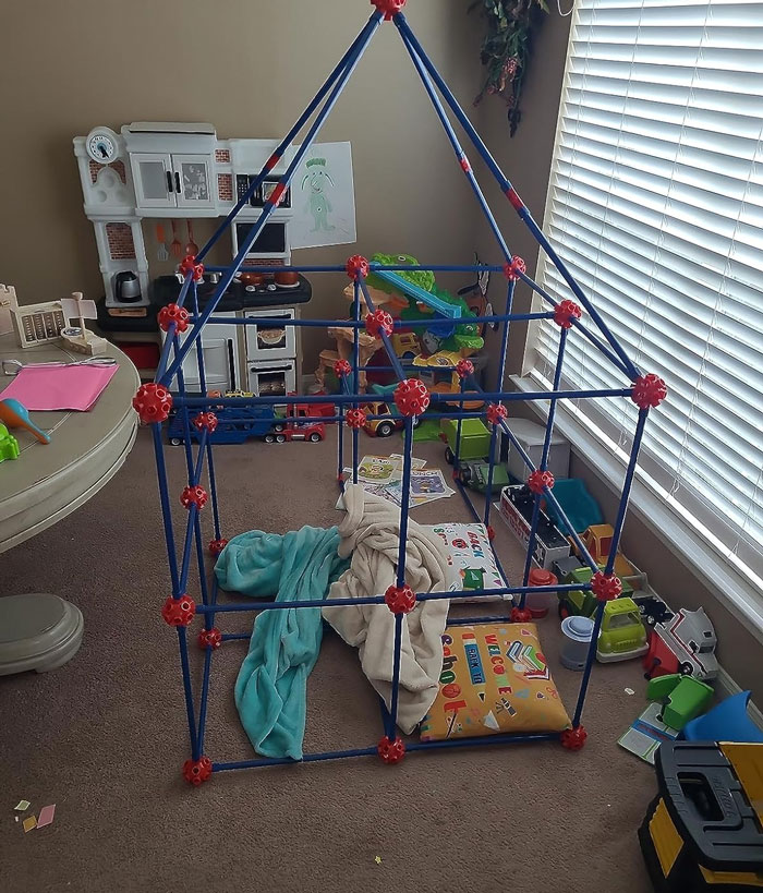 Fort Building Kit For Kids: An easy-to-build, durable and fun STEM gift perfect to boost creativity and team-building skills.