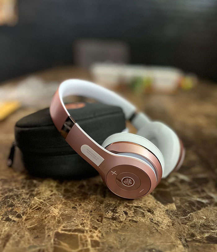 Beats Solo3 Wireless On-Ear Headphones: For everyday use and travel with incredible 40-hour battery life and a quick 5-minute charge time for 3 hours of playback, ideal for both iOS and Android users who crave comfort and high-performance sound.