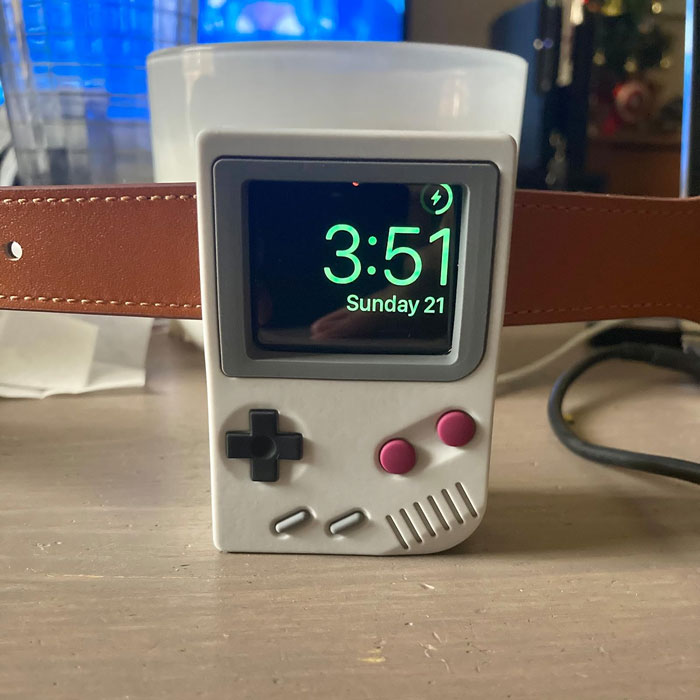 Apple Watch Stand: Perfect gift for those tech-lovers who appreciate a retro touch, combining the practicality of modern technology with a classic handheld game console design that's just too cute to resist.