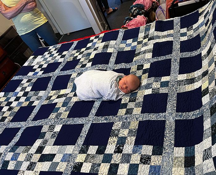 My Mum Made This Amazing Blanket By Hand For My Newborn Son. She Started At Week 13, And It Took Her 27 Weeks To Complete