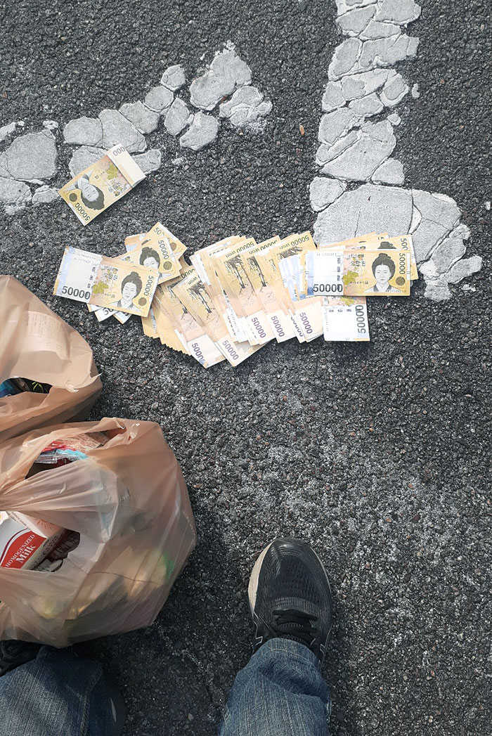 My Dad Found ￦2,950,000 In The Parking Lot Of The Base Commissary And Immediately Turned It In. Even In My 30s, He's Still An Example To Me On How To Be A Quality Human Being