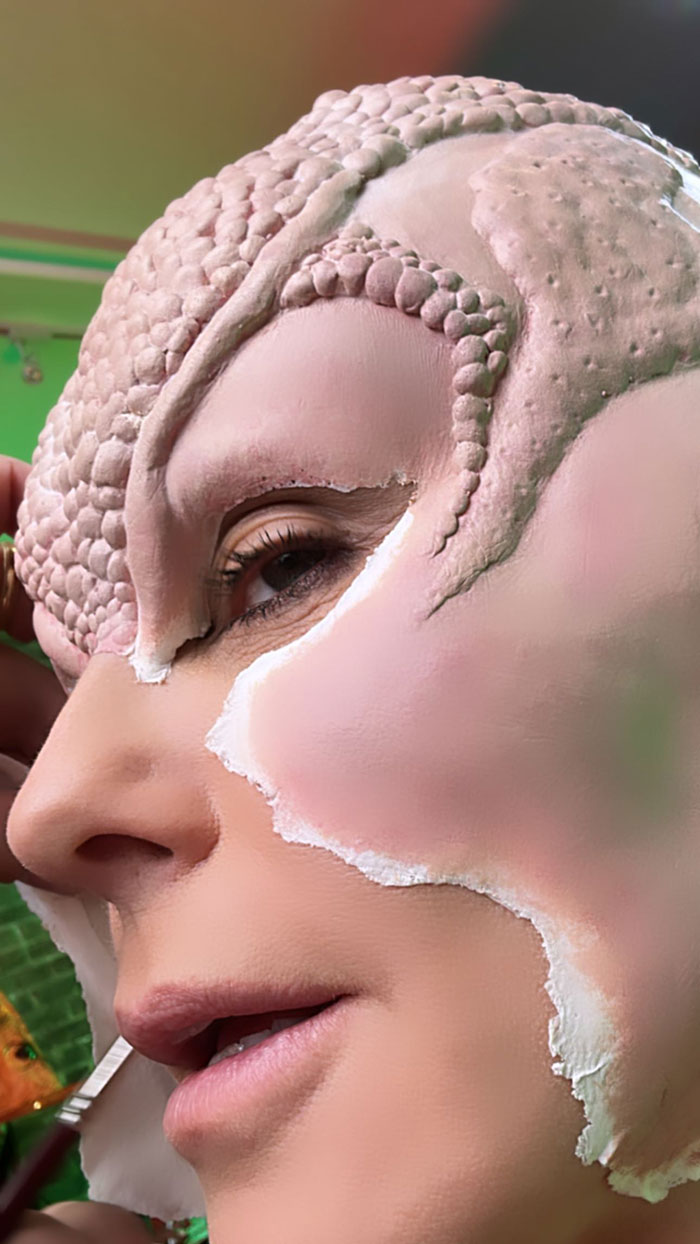 “The Queen Of Halloween”: Heidi Klum Continues Her Series Of Impressive Halloween Costumes “The Queen Of Halloween”: Heidi Klum Continues Her Series Of Impressive Halloween Costumes