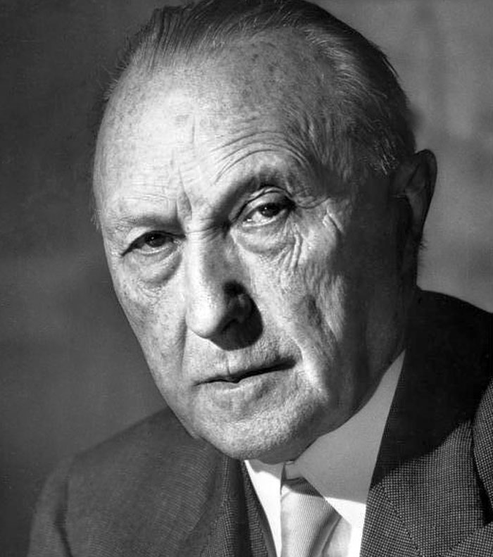 Someone Asks What's An Event In History That's So Ridiculous It Sounds Fake, And 35 People Deliver