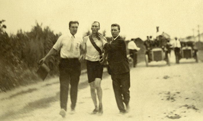 Someone Asks What's An Event In History That's So Ridiculous It Sounds Fake, And 35 People Deliver