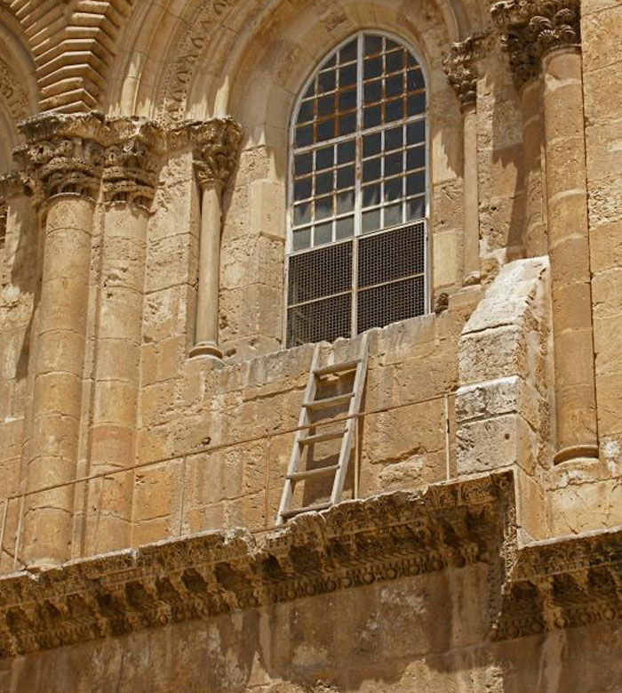 Someone Asks What's An Event In History That's So Ridiculous It Sounds Fake, And 35 People Deliver