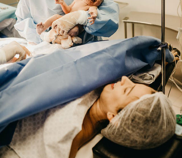 "Might Make Me Attracted To Her": Husband Doesn't Want Wife's BFF In The Delivery Room