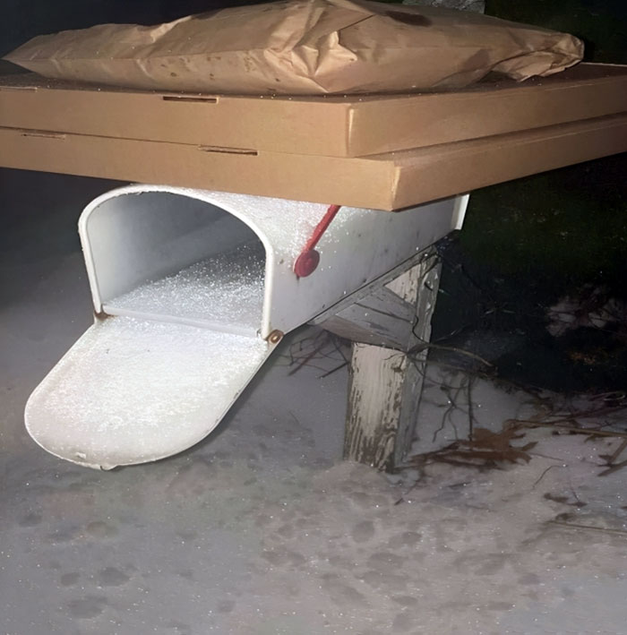 Uber Eats Left The Order At The End Of The Driveway In The Freezing Rain/Snow Balanced On The Mailbox