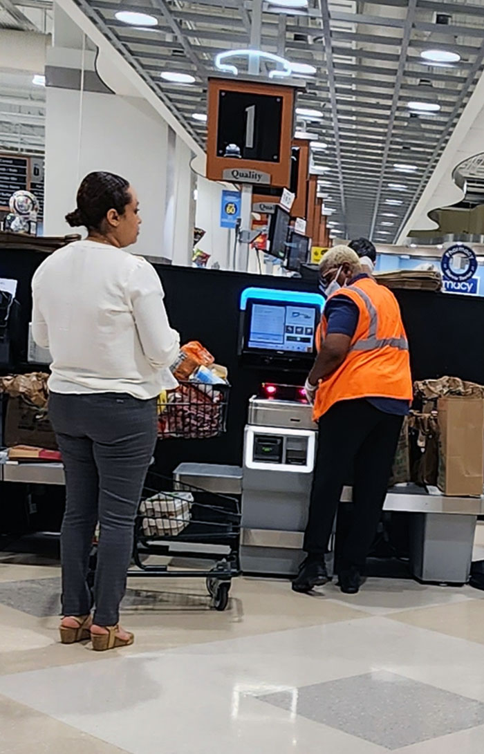 Lady Goes To Self Checkout, Makes Attendant Unload Her Cart, Scan And Bag Each Item