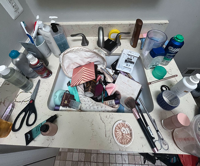 How My Sister Leaves The Bathroom