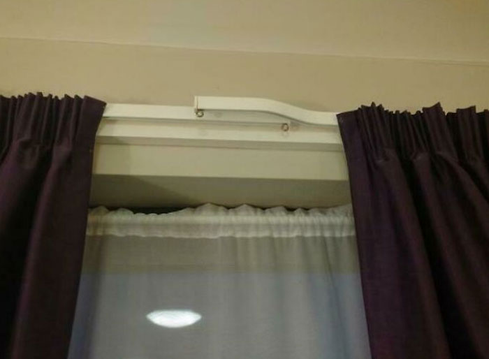 This Curtain Design That Ensures That There Is No Annoying Light Gap In The Middle