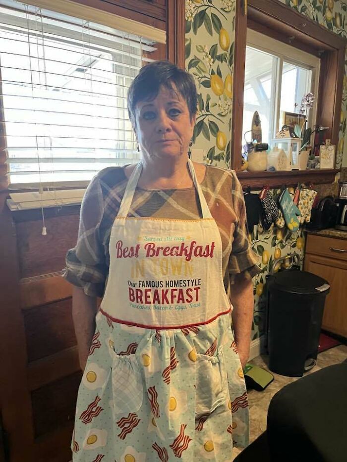 Teenagers Continue Tradition Of Breakfasts With Grandma After Their Friend Passes Away Teenagers Continue Tradition Of Breakfasts With Grandma After Their Friend Passes Away