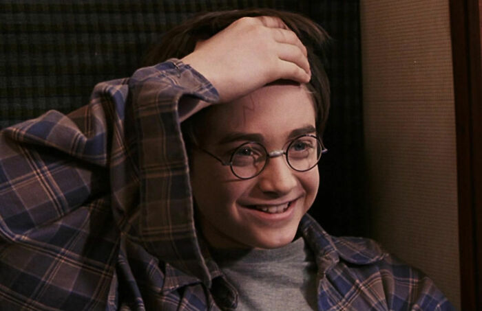 Harry Potter Showing his scar