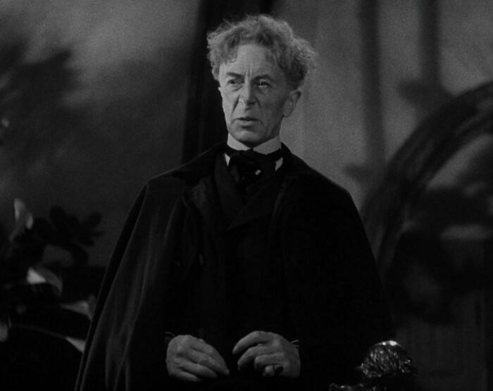 Ernest Thesiger talking in Bride of Frankenstein