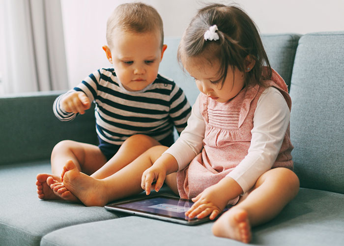 Mom Refuses To Pay For Broken iPad Pro After Parents Leave It With 11-Month-Old At Daycare Mom Refuses To Pay For Broken iPad Pro After Parents Leave It With 11-Month-Old At Daycare