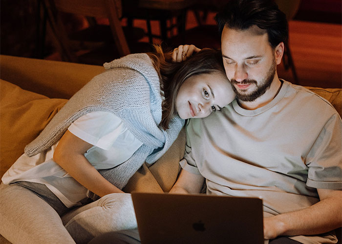 “Date Got Me A Gift, So I Got Him Fired”: Woman Teaches Serial Cheater A Lesson “Date Got Me A Gift, So I Got Him Fired”: Woman Teaches Serial Cheater A Lesson