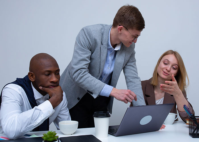 Guy Quits His Job Just To Prove His Manager Is Useless, It Works Wonders Guy Quits His Job Just To Prove His Manager Is Useless, It Works Wonders