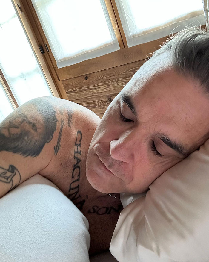 Robbie Williams Claims Rockstar Lifestyle From The 1990s Has Led To “Manopause” Robbie Williams Claims Rockstar Lifestyle From The 1990s Has Led To “Manopause”