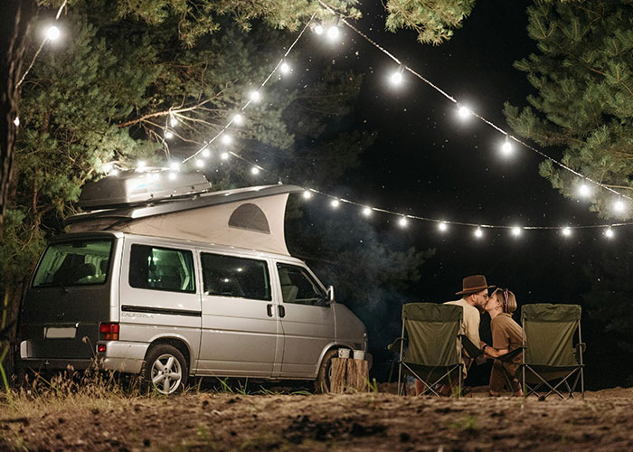 Woman Feels Guilty She Won't Be Able To Get Over Awful Proposal, People Tell Her To Run Woman Feels Guilty She Won't Be Able To Get Over Awful Proposal, People Tell Her To Run