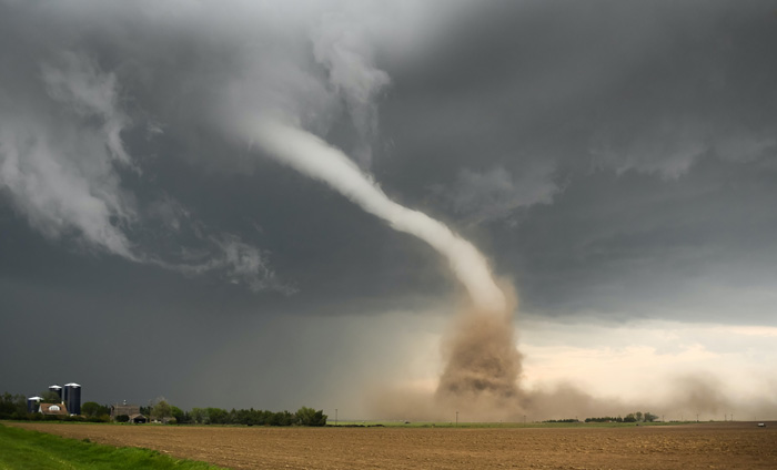Tornado on the plains 