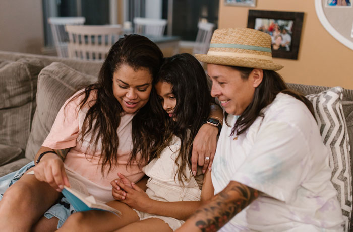 “They Can Go Rent Someone Else’s Uterus”: Woman Is Appalled By The Idea Of Being Her Moms’ Surrogate “They Can Go Rent Someone Else’s Uterus”: Woman Is Appalled By The Idea Of Being Her Moms’ Surrogate