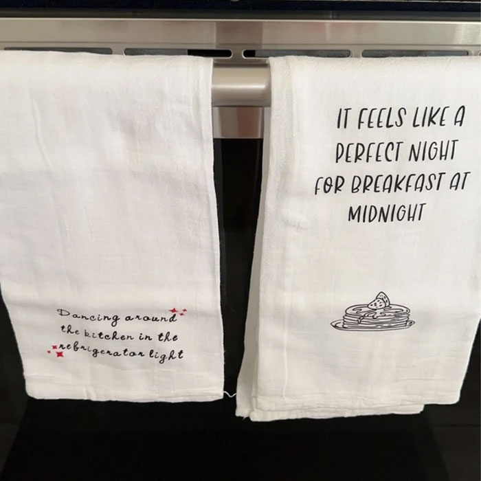 Swiftie Inspired Kitchen Towels: Add a touch of Taylor to your friend's kitchen with these fun and stylish flour sacks, the perfect gift for any Swiftie who loves to cook and sing along!
