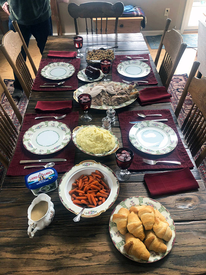 I Lost My Mom In April And My 15-Year-Old Daughter Stepped Up And Made Thanksgiving Dinner For Me, My Dad, And Her Brother Today. She Nailed It
