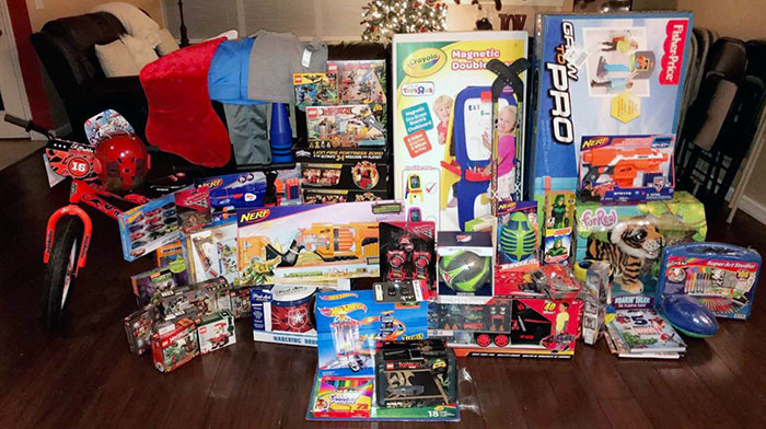 My Brother Passed Away The Weekend After Thanksgiving Leaving A 4-Year-Old Behind. The People At The Dealership He Worked At Donated All These Gifts To My Nephew