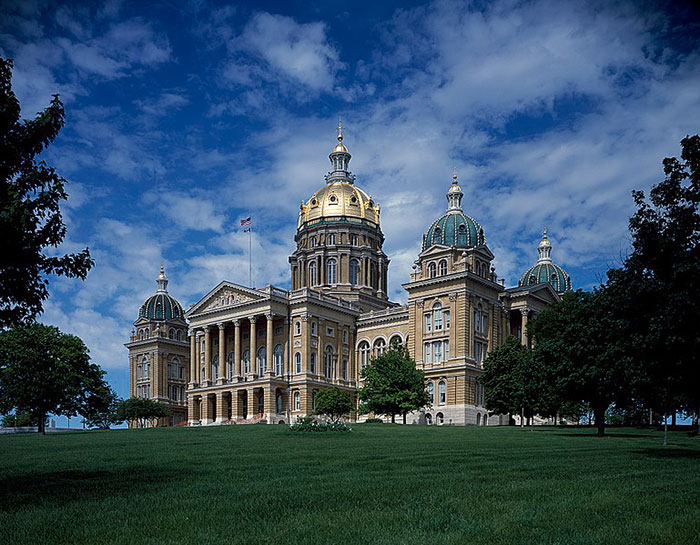 “Sick And Disgusting”: People React To Satanic Altar Put Up At Iowa State Capitol “Sick And Disgusting”: People React To Satanic Altar Put Up At Iowa State Capitol