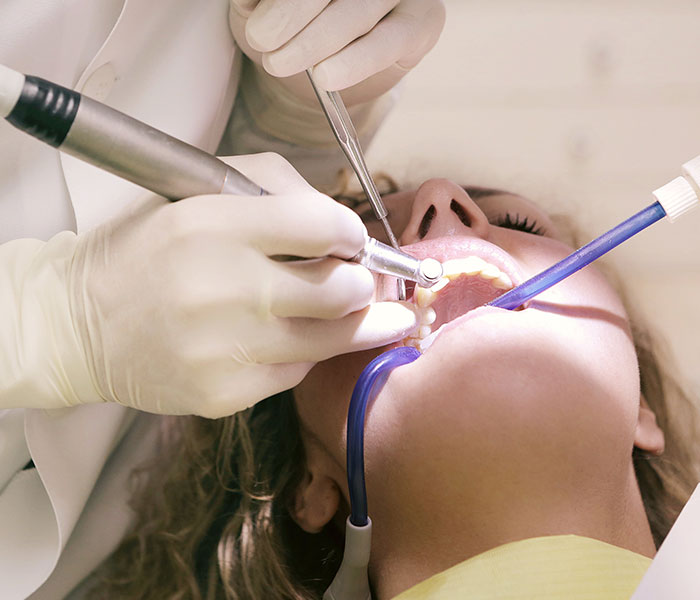 Woman Left Distressed After Dentist Overuses Anesthesia And Performs 30 Procedures In One Visit Woman Left Distressed After Dentist Overuses Anesthesia And Performs 30 Procedures In One Visit