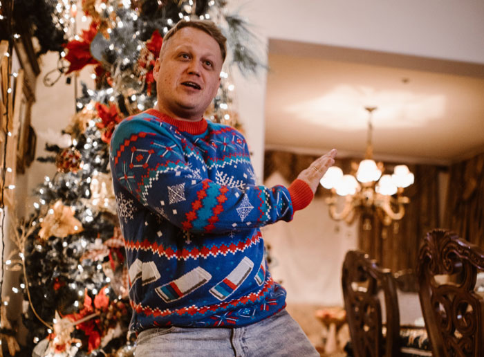 Man Weaponizes His Incompetence By Not Buying His Wife A Christmas Gift, She Plans On Leaving Him Man Weaponizes His Incompetence By Not Buying His Wife A Christmas Gift, She Plans On Leaving Him