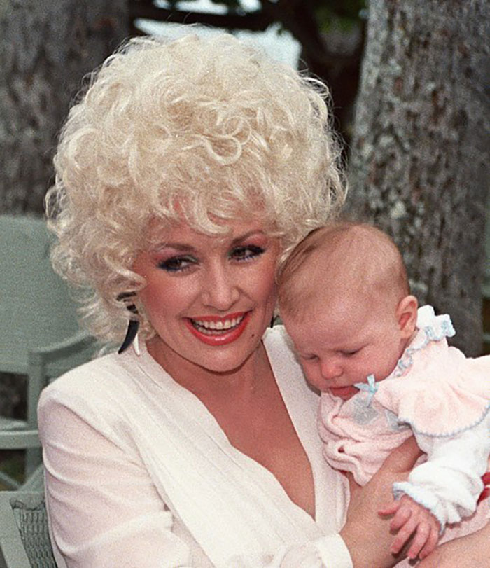 Dolly Parton Reveals Compelling Reasons For Choosing A Child-Free Life, And Her Perspective Makes Sense Dolly Parton Reveals Compelling Reasons For Choosing A Child-Free Life, And Her Perspective Makes Sense