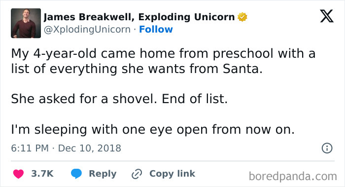 Funny-Parents-Tweets-About-Santa