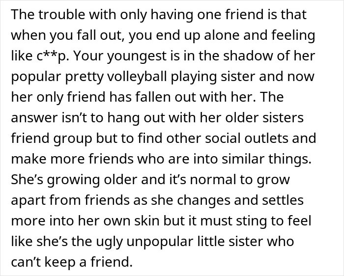 Dad Demands Daughter Invite Friendless Sister To Sit With Her At “Popular” Table, Mom Intervenes Dad Demands Daughter Invite Friendless Sister To Sit With Her At “Popular” Table, Mom Intervenes