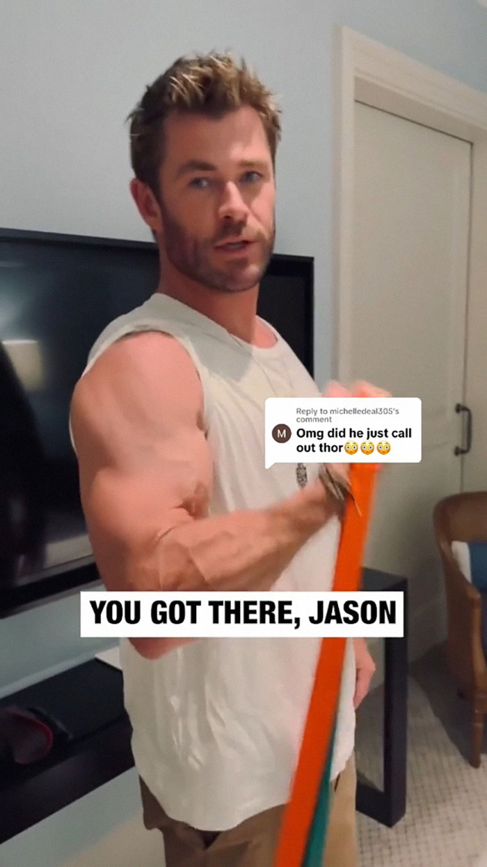 “Thor Vs Aquaman”: Chris Hemsworth And Jason Momoa Surprise Fans With Hilarious Exchange “Thor Vs Aquaman”: Chris Hemsworth And Jason Momoa Surprise Fans With Hilarious Exchange