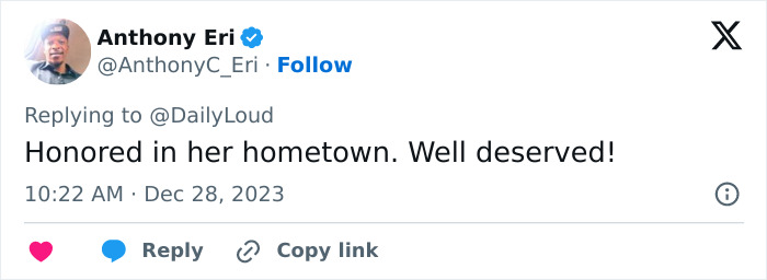 Tweet praising Shakira's statue in Colombia, calling it well-deserved recognition. Tweet praising Shakira's statue in Colombia, calling it well-deserved recognition.